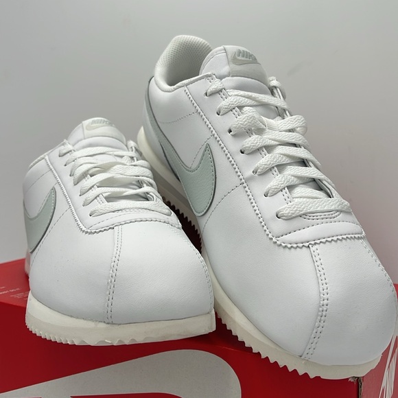 Nike Cortez Leather
Women's
Summit White/Sail/Light
Bone/Light Silver
DN1791-106 - Picture 6 of 16